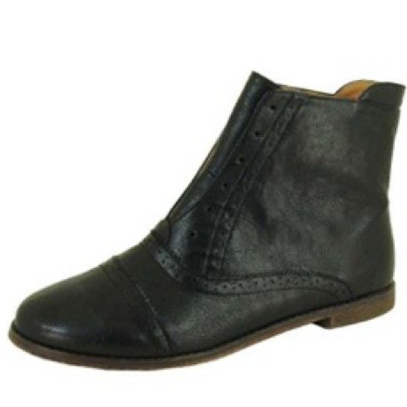 SLIP ON BOOTS