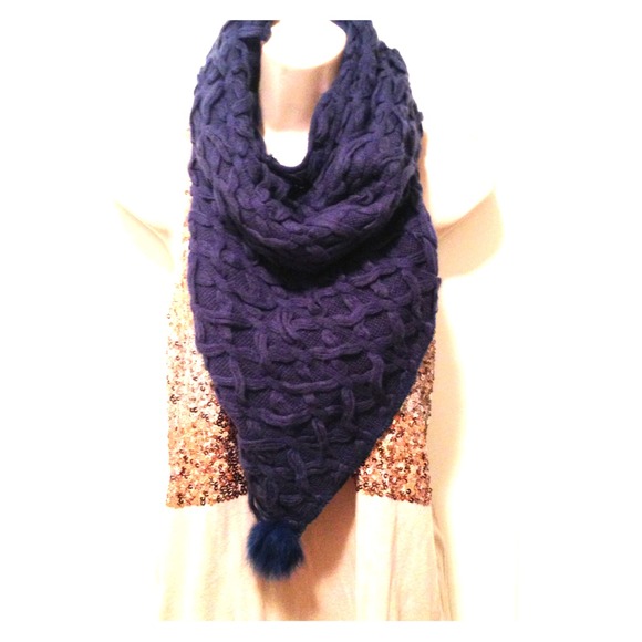 🆕 Cute blue scarf