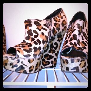 Leopard Peeptoe wedges