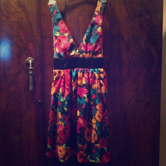 Dresses & Skirts - GORGEOUS FALL DRESS