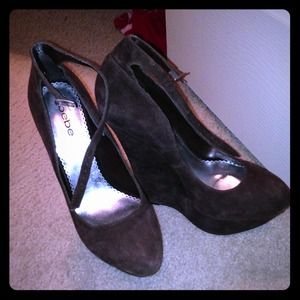 Bebe wedges