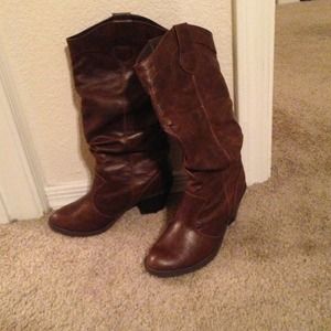Never worn, but had to have them when i saw them.