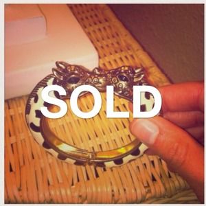 SOLD: Kissing Giraffe Bracelet