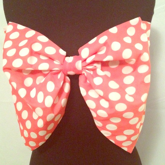 Bow TOP LAST MEDIUM and Size 8/10 pants!