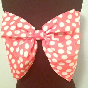 Bow TOP LAST MEDIUM and Size 8/10 pants!