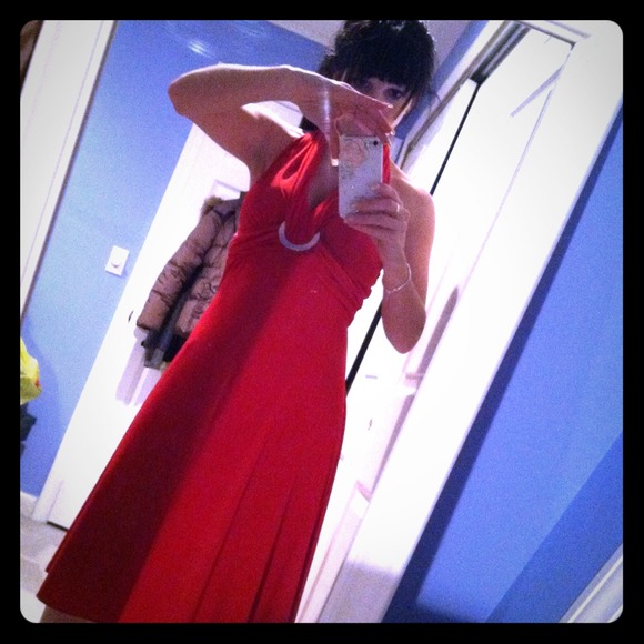 🚫SOLD🚫Beautiful T- length halter dress!