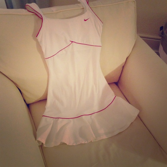 Nike Tennis Dress white with pink trim- beautiful!