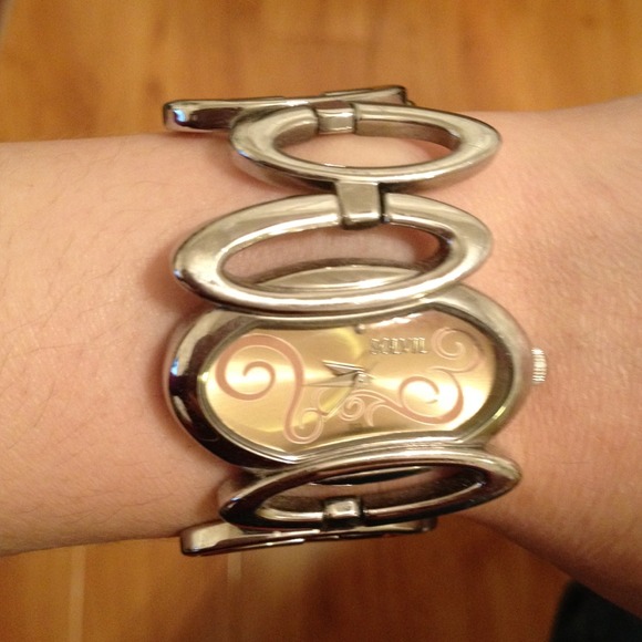 Accessories - Solvil bracelet watch