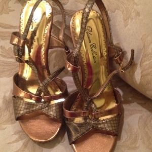 Gold snakeskin design size 7 heal