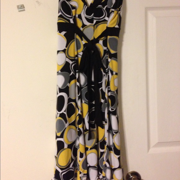 Dress - Picture 2 of 2