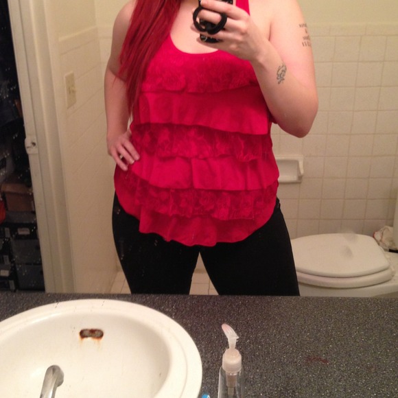 💢Sold💢Red Layer Lace Tank - Picture 4 of 4