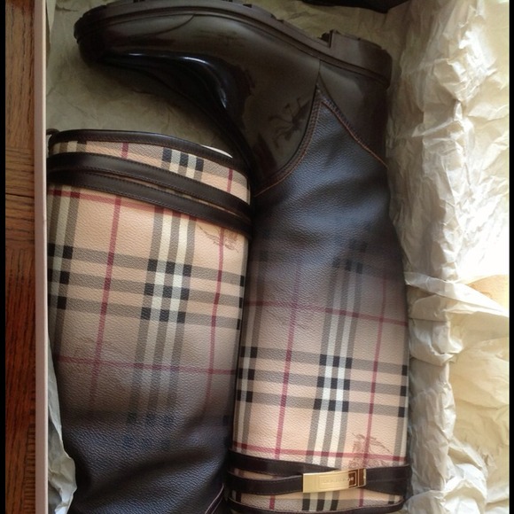 Burberry Shoes - NIB Authentic Burberry Haymarket Rain Boots