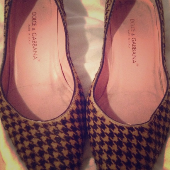 Authentic Dolce & Gabbana Short Flat Heels 36