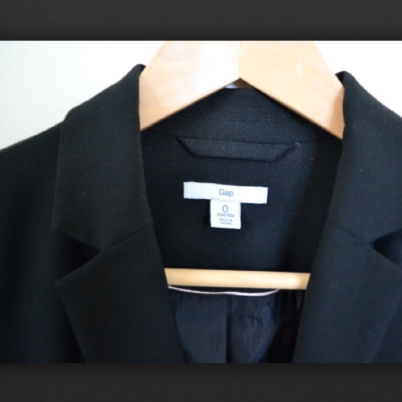 GAP Classic black blazer (size 0) - Picture 3 of 3