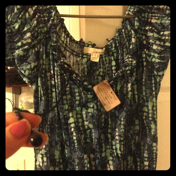 Derek Heart Blue Turquoise & White Art Crinkle Top