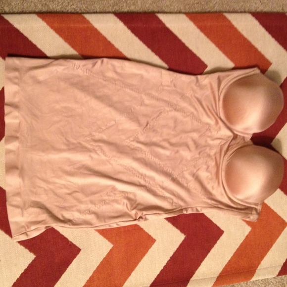 VS Cupped shaping slip 38C *NEVER WORN** in nude.
