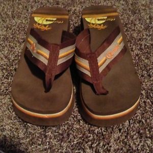 Corona flip flops- so cute! Barely used!!