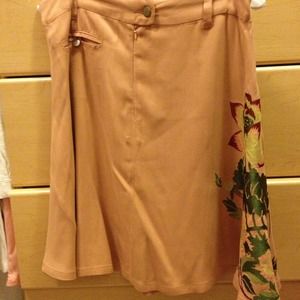 Da-Nang Skirt. Really pretty flower!