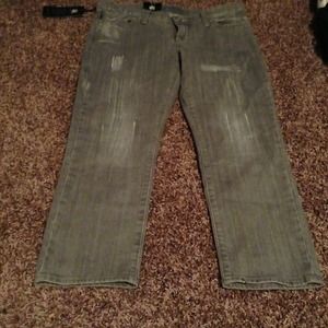 Rock and Republic Gray distressed Capris- new!