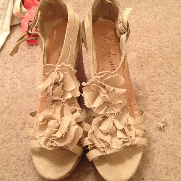 Perfect spring time wedges!