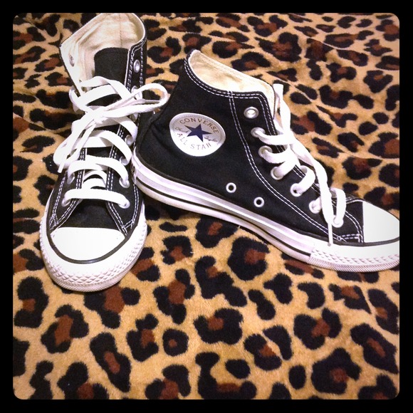 🔴SOLD🔴Black high top converse all star
