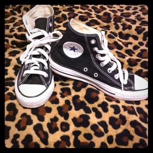 🔴SOLD🔴Black high top converse all star