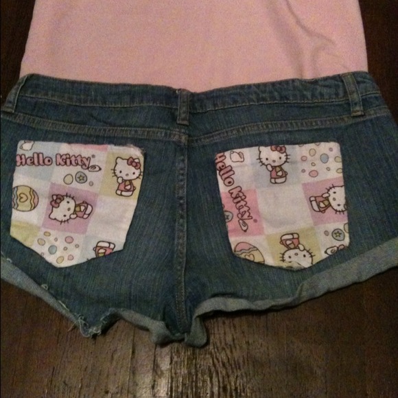 Hello kitty shorts - Picture 3 of 4