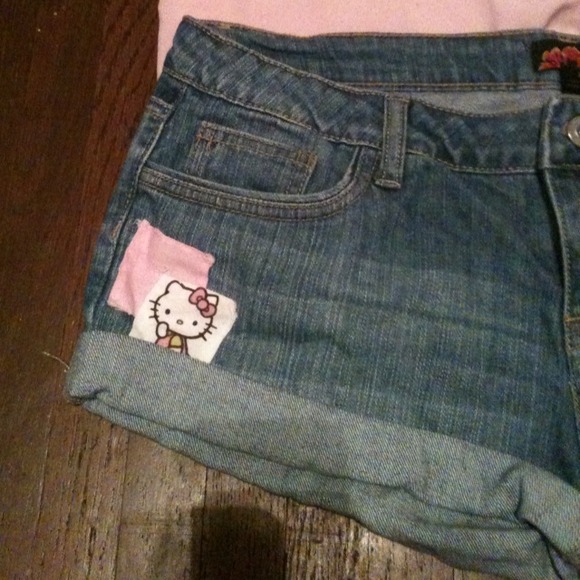 Hello kitty shorts - Picture 4 of 4