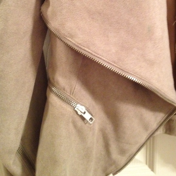 ❌❌SOLD in bundle Rampage jacket ❌❌ - Picture 2 of 4