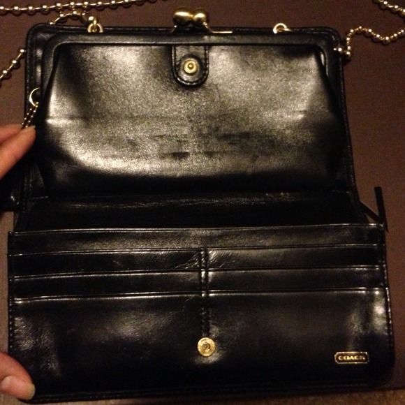 ⛔Sold to family⛔ coach wallet/ clutch - Picture 2 of 4
