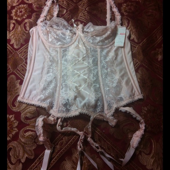 BUSTIER LINGERIE