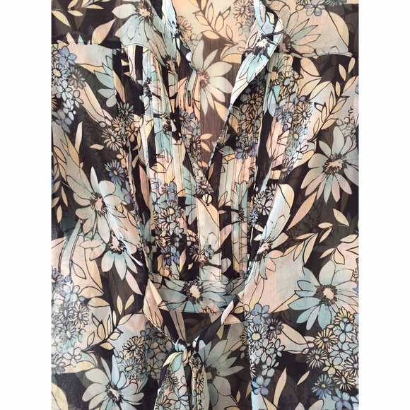 Floral Print Blouse Apt. 9 - Picture 2 of 3