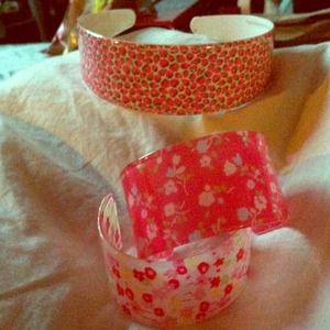 2 Wide Plastic Bangles, and 1 Plastic Headband.