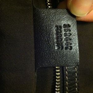 Gucci Bags - Classic & Gorgeous Gucci Tote!