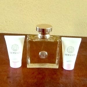 "TRADED" w/ cynthiaasalas Versace Eau De Parfum