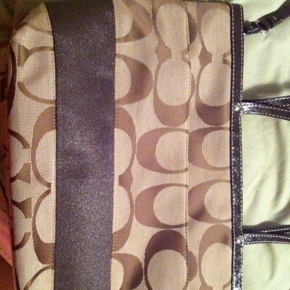 Authentic Coach purse - Picture 2 of 4