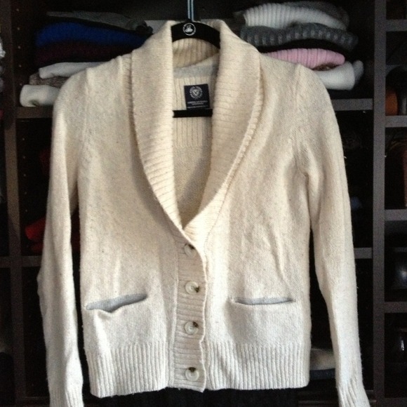 Magnificent soft sweater, American Eagle.