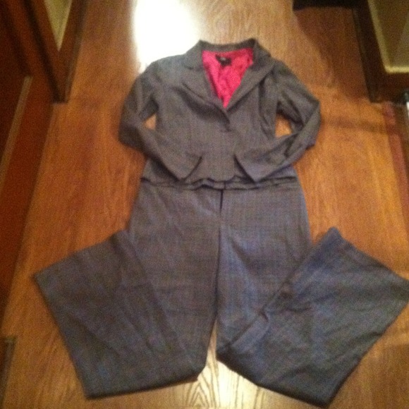💕sold in Bundle Business suitGrey/pink/black💕