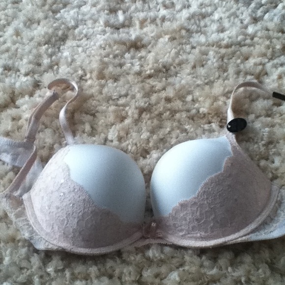 RESERVED******Victoria's Secret dream angels bra