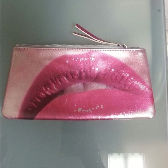 Accessories - Stylish make up bag