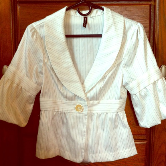 White pinstriped blazer - Picture 1 of 1