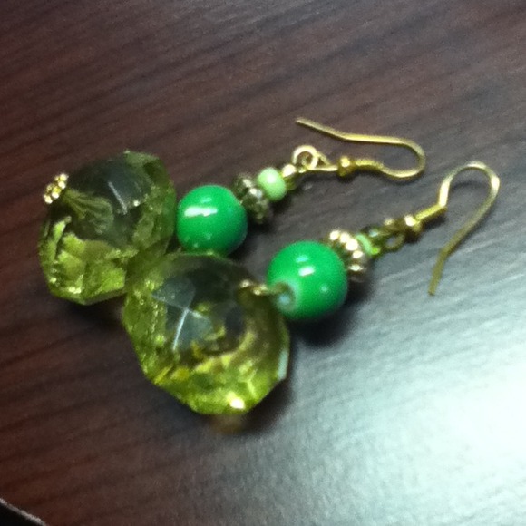 Earrings - Picture 2 of 4