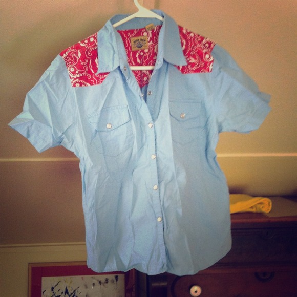 🌵TRADED❌Adorable short-sleeve western button-up - Picture 1 of 4