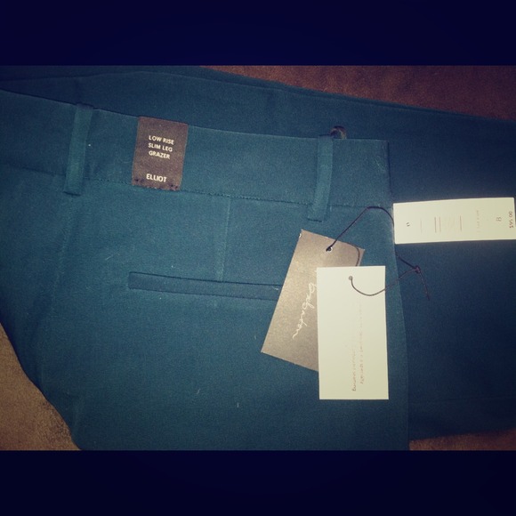 T.Babaton green ankle pant