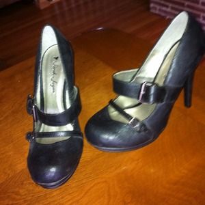 Sarah-Jayne black MaryJanes 7.5