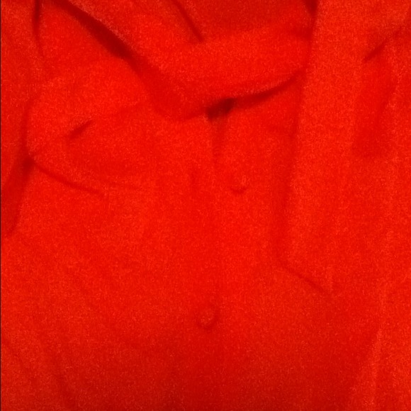 Red button up tank silky - Picture 2 of 2