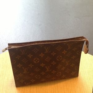 Louis Vuitton Monogram Canvas Poche Toilette 19
