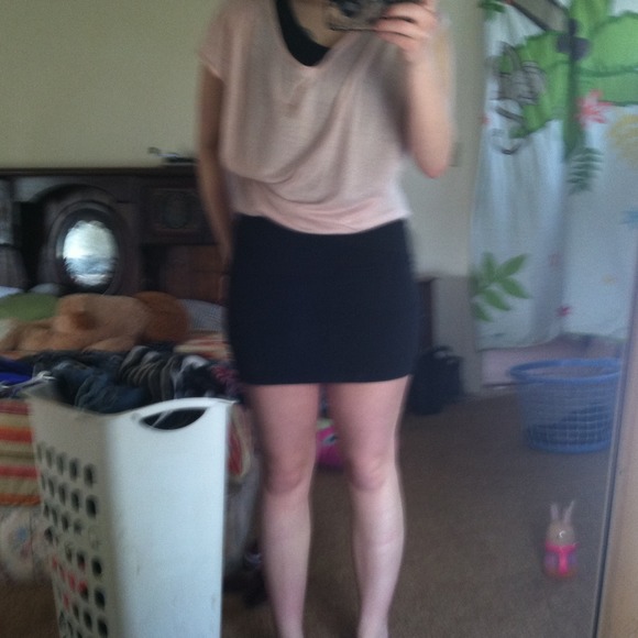 Form fitting dress! - Picture 3 of 4