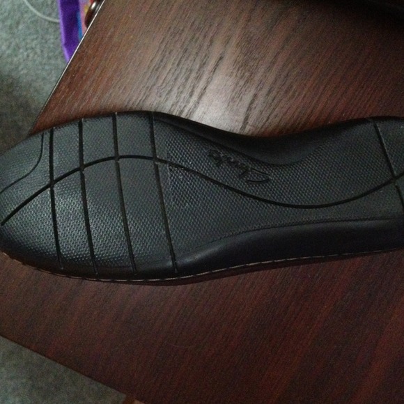 Clarks - Picture 2 of 2