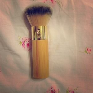 Tarte powder brush